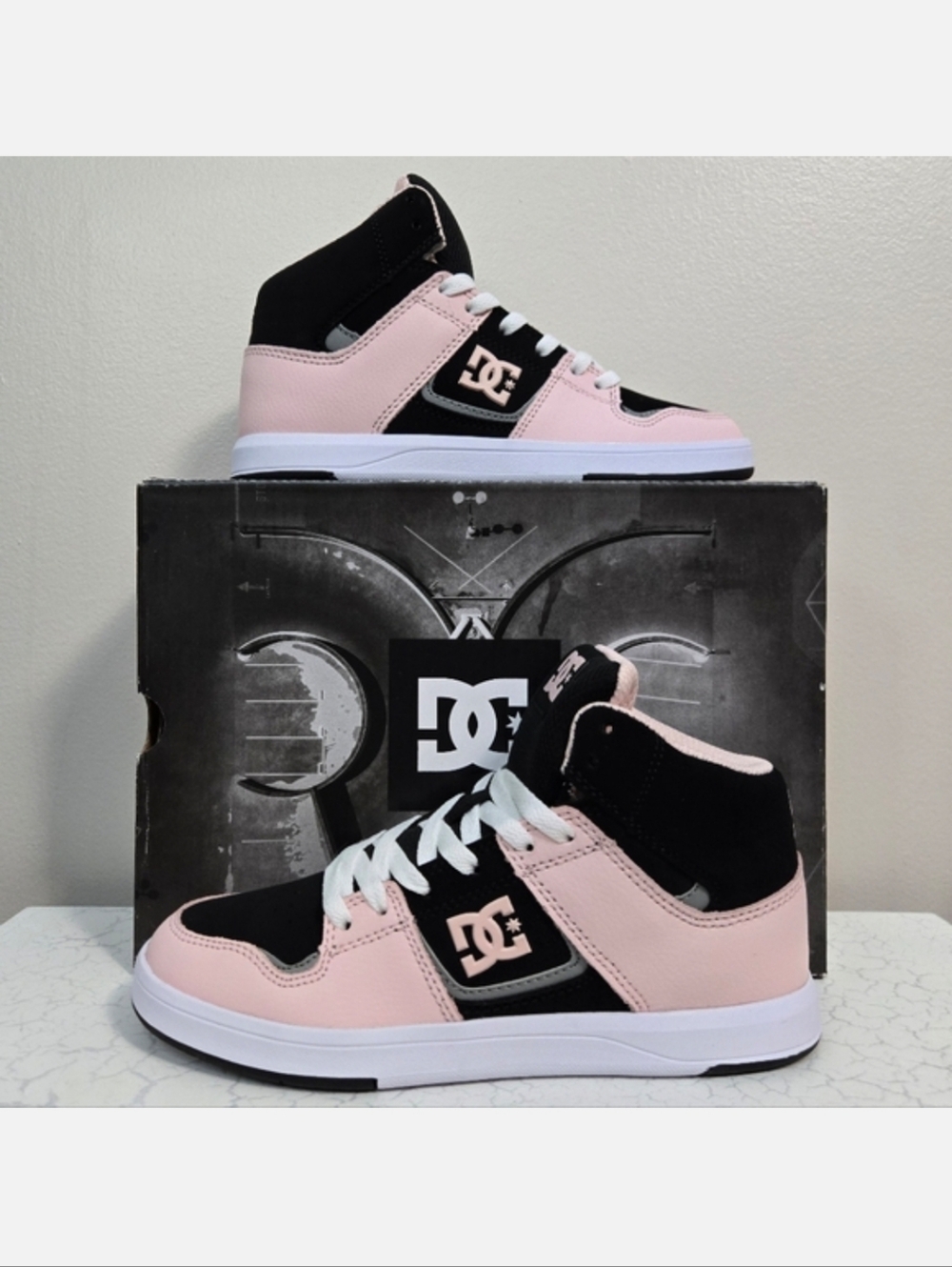 🔥ABSOLUTE FINAL💲⬇️🌸 DC KIDS* Cure Pink & Black Hi-Tops, Size 3.5* ~ NWT